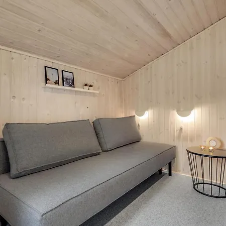3 Bedroom Amazing In Holiday home
