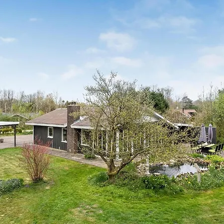 Hébergement de vacances 3 Bedroom Amazing In