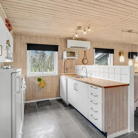 3 Bedroom Amazing In Holiday home Oksbol (Syddanmark)